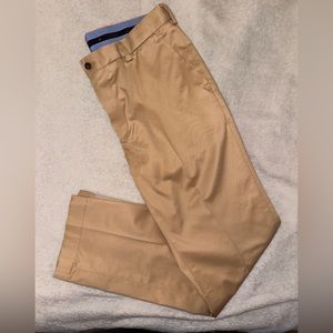 W34 / L30 Khaki Brooks Brothers Lightweight Advantage
Chino Stretch - Milano Fit